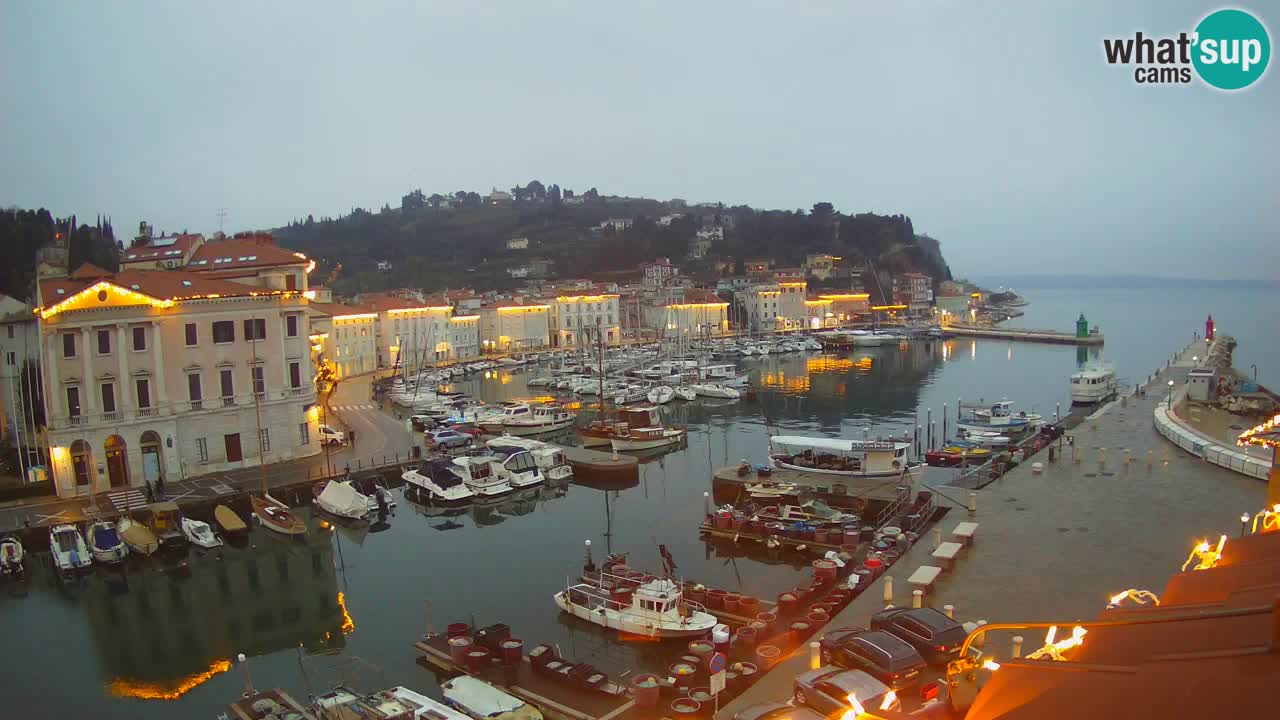 Webcam en direct de Piran “Mandrač” – Incroyable vue en direct de la Villa Piranesi