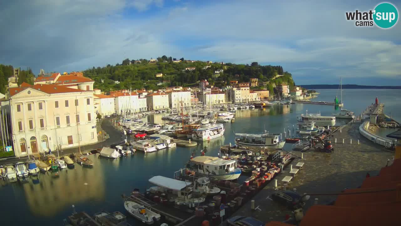 Webcam en direct de Piran “Mandrač” – Incroyable vue en direct de la Villa Piranesi