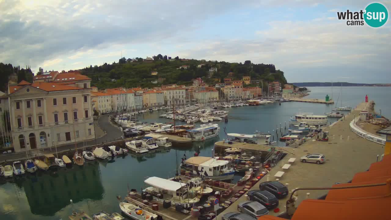 Webcam en direct de Piran “Mandrač” – Incroyable vue en direct de la Villa Piranesi