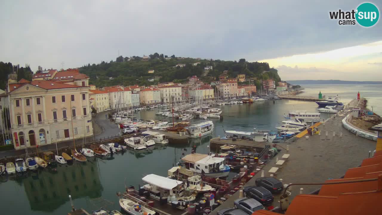 Webcam en direct de Piran “Mandrač” – Incroyable vue en direct de la Villa Piranesi