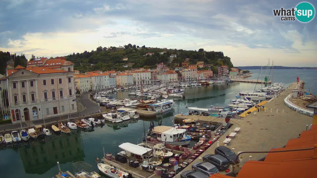 Webcam en direct de Piran “Mandrač” – Incroyable vue en direct de la Villa Piranesi