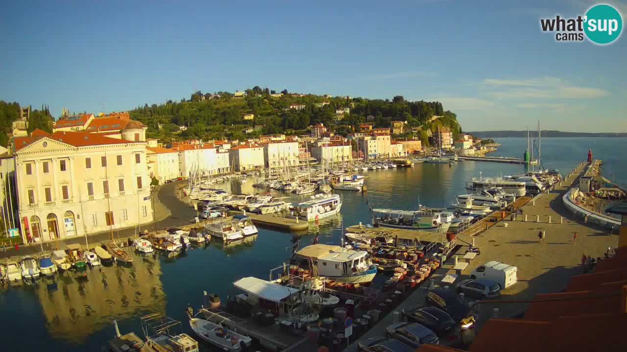 Webcam en direct de Piran “Mandrač” – Incroyable vue en direct de la Villa Piranesi
