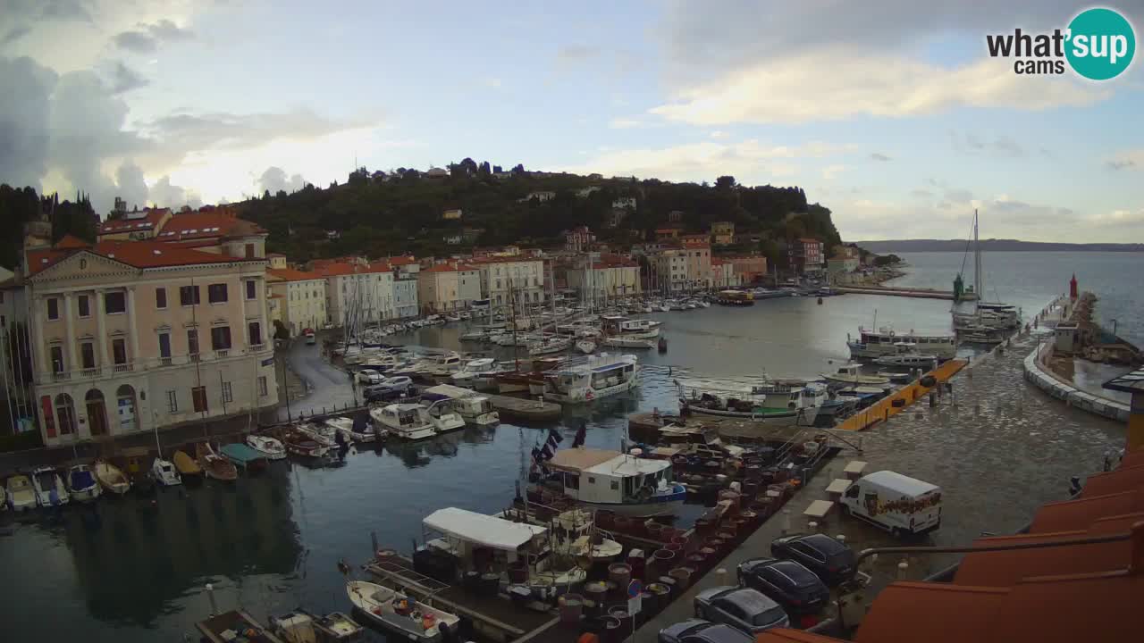 Webcam en direct de Piran “Mandrač” – Incroyable vue en direct de la Villa Piranesi