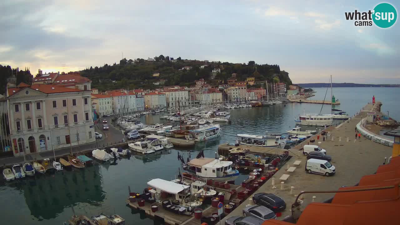 Webcam en direct de Piran “Mandrač” – Incroyable vue en direct de la Villa Piranesi