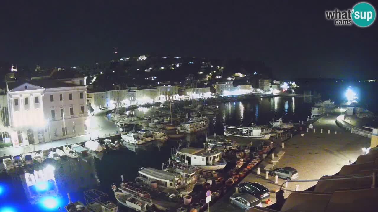 Webcam en direct de Piran “Mandrač” – Incroyable vue en direct de la Villa Piranesi