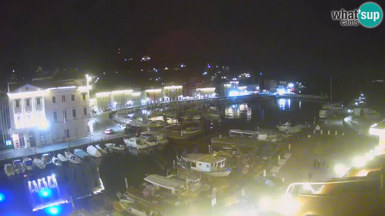 Webcam en direct de Piran “Mandrač” – Incroyable vue en direct de la Villa Piranesi