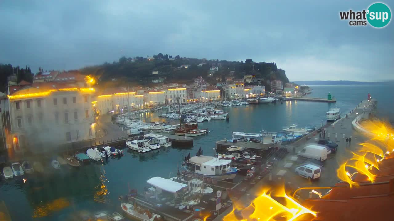 Webcam en direct de Piran “Mandrač” – Incroyable vue en direct de la Villa Piranesi