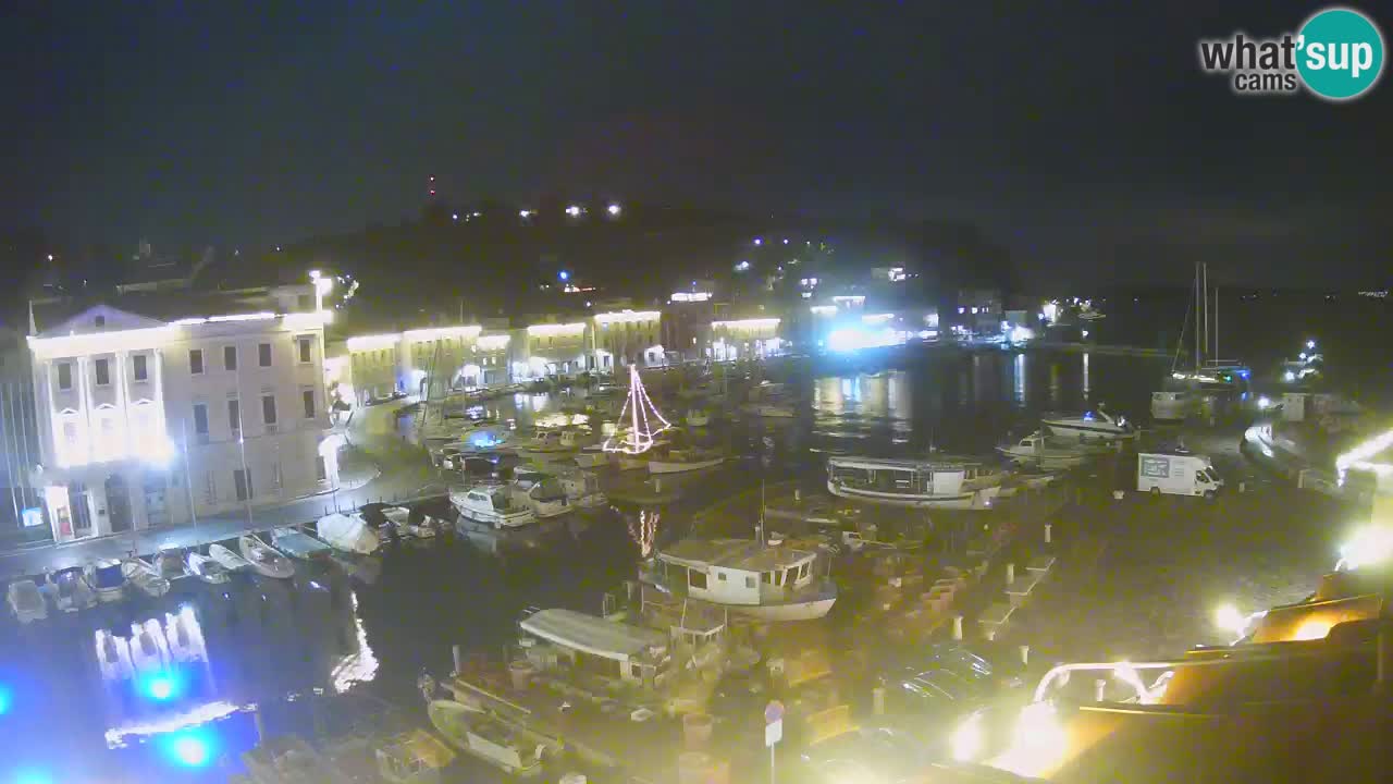 Webcam en direct de Piran “Mandrač” – Incroyable vue en direct de la Villa Piranesi