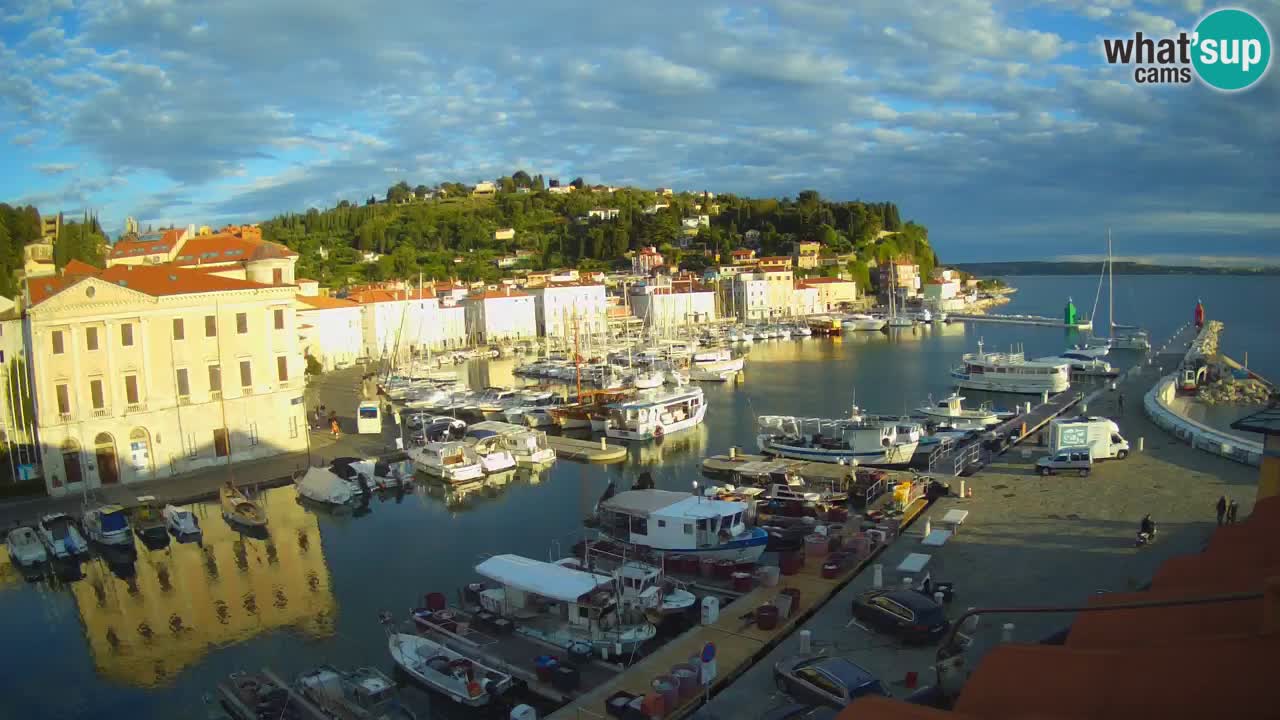 Webcam en direct de Piran “Mandrač” – Incroyable vue en direct de la Villa Piranesi