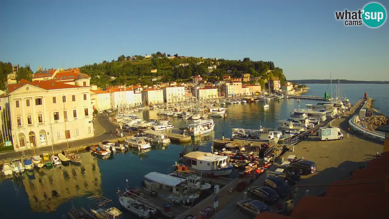 Webcam en direct de Piran “Mandrač” – Incroyable vue en direct de la Villa Piranesi