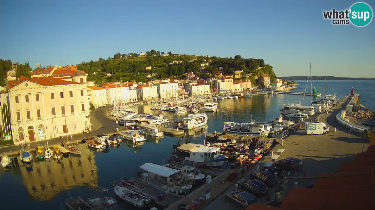 Webcam en direct de Piran “Mandrač” – Incroyable vue en direct de la Villa Piranesi