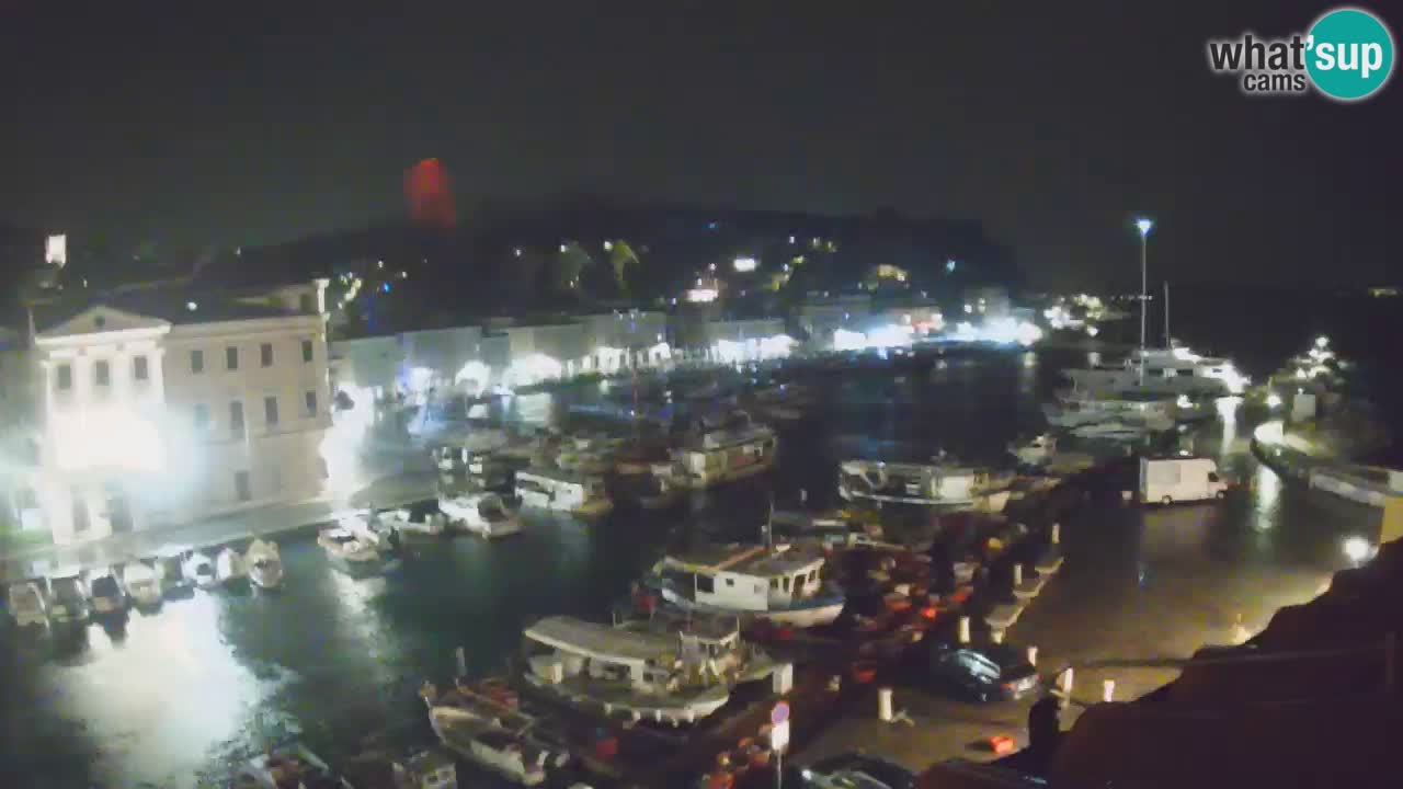 Webcam en direct de Piran “Mandrač” – Incroyable vue en direct de la Villa Piranesi