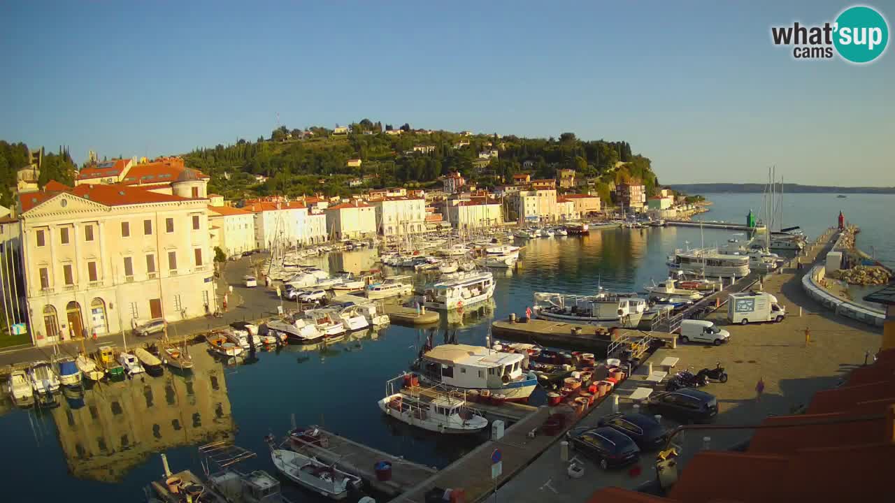 Webcam en direct de Piran “Mandrač” – Incroyable vue en direct de la Villa Piranesi