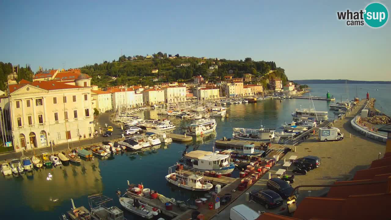 Webcam en direct de Piran “Mandrač” – Incroyable vue en direct de la Villa Piranesi