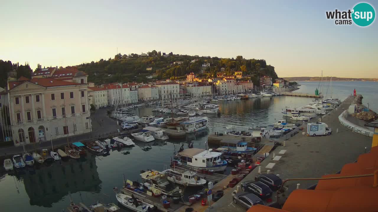Webcam en direct de Piran “Mandrač” – Incroyable vue en direct de la Villa Piranesi