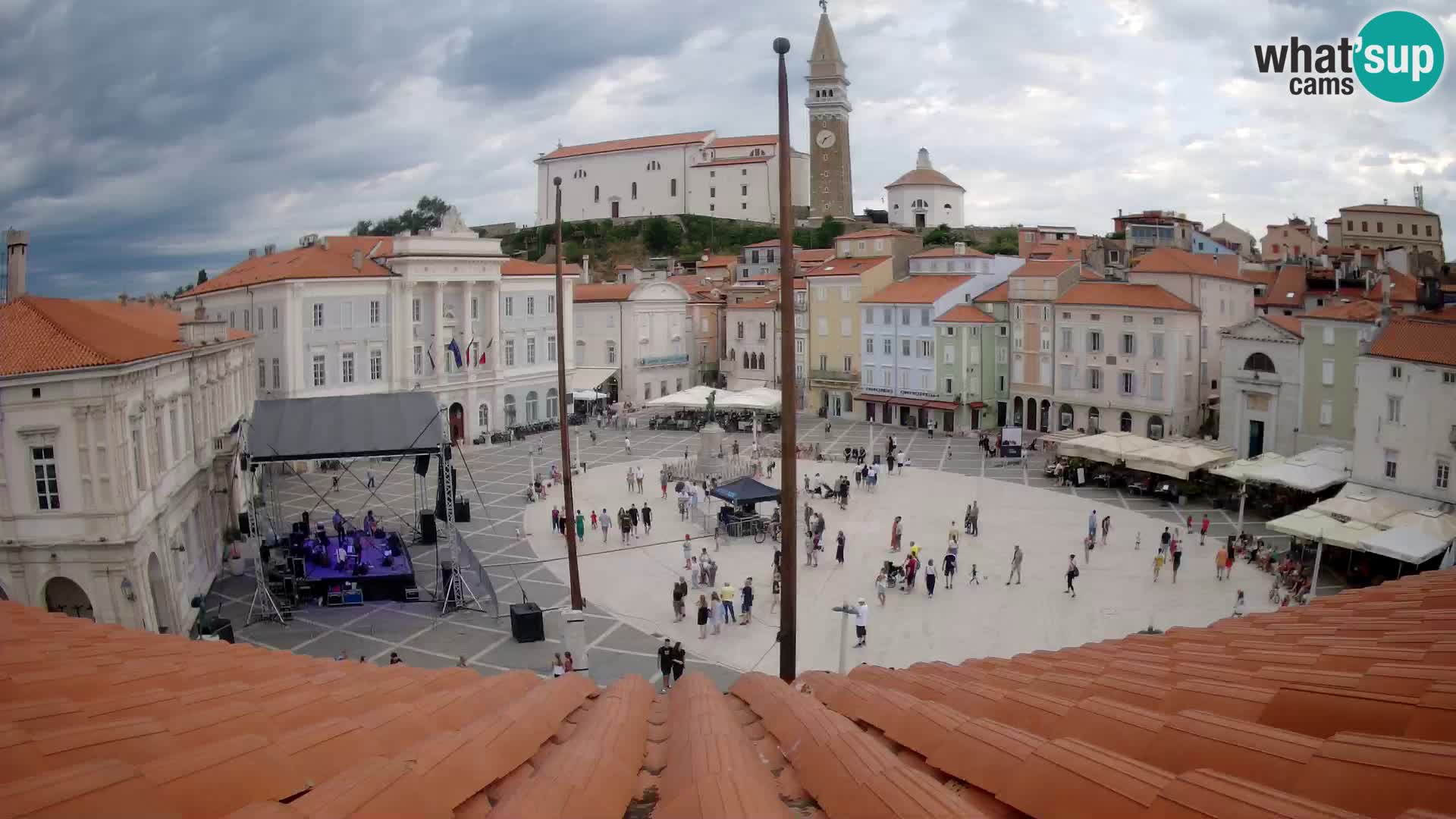 Webcam Piran Tartini square from “Mestna Kavarna”