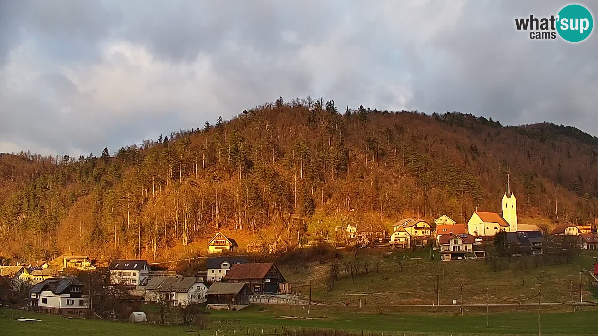 Live Webcam Polhov Gradec – Slovenia