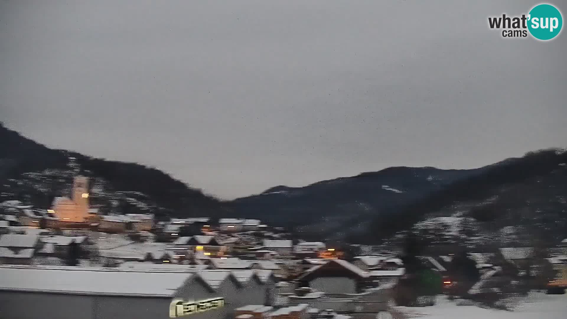 Live Webcam Polhov Gradec – Slovenia