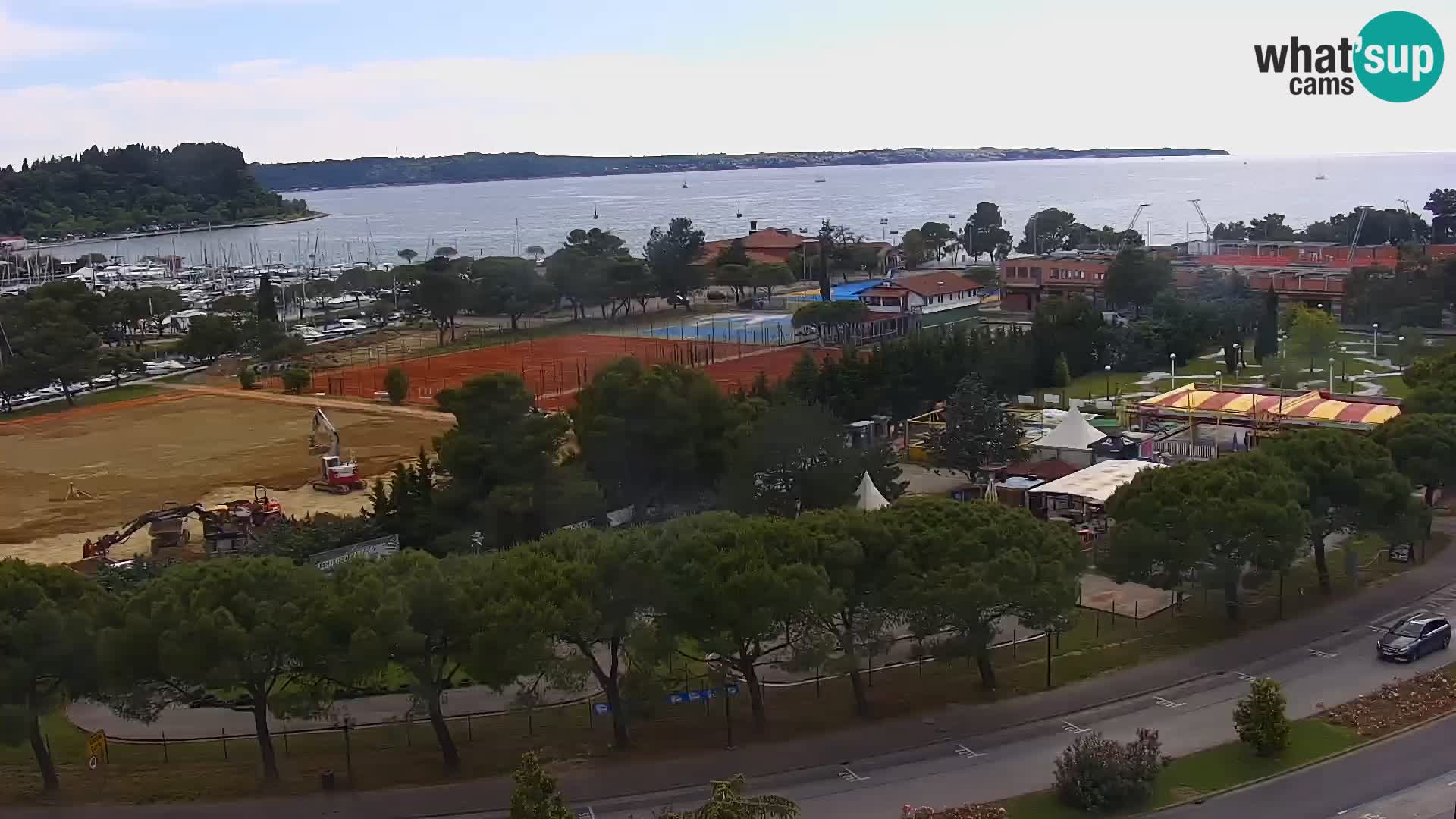Portorož camera en vivo – vista del puerto deportivo y las canchas de tenis