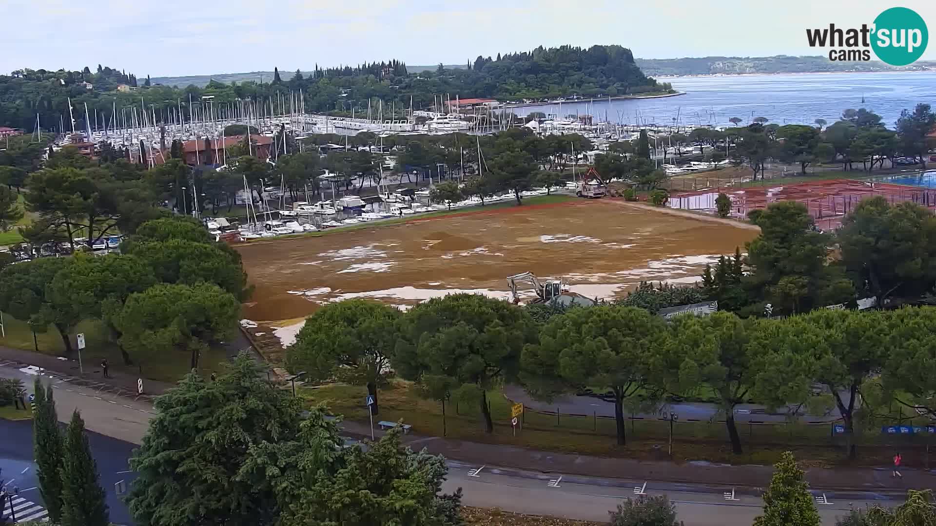 Portorož Live Webcam – vue sur la marina et les courts de tennis