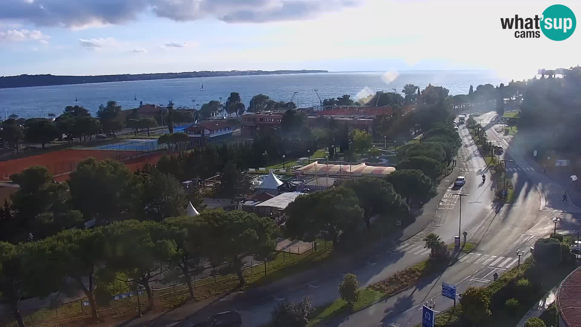 Portorož Live Webcam – vue sur la marina et les courts de tennis