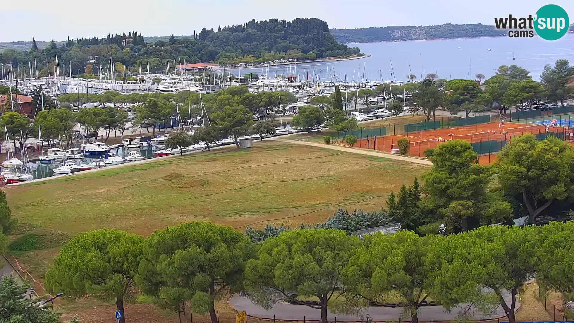 Portorož Live Webcam – vue sur la marina et les courts de tennis