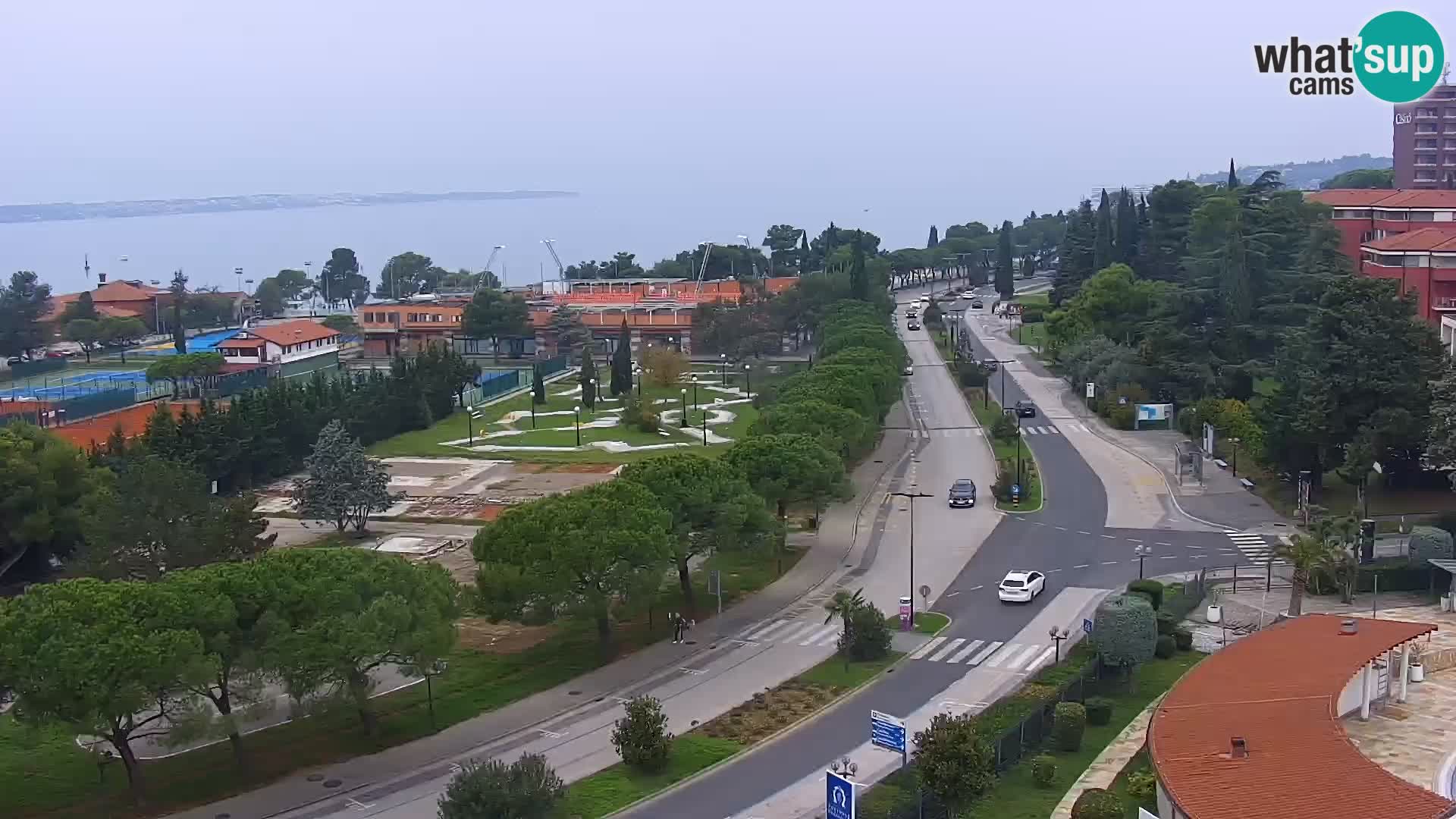 Portorož web kamera – pogled na marinu i teniške terene