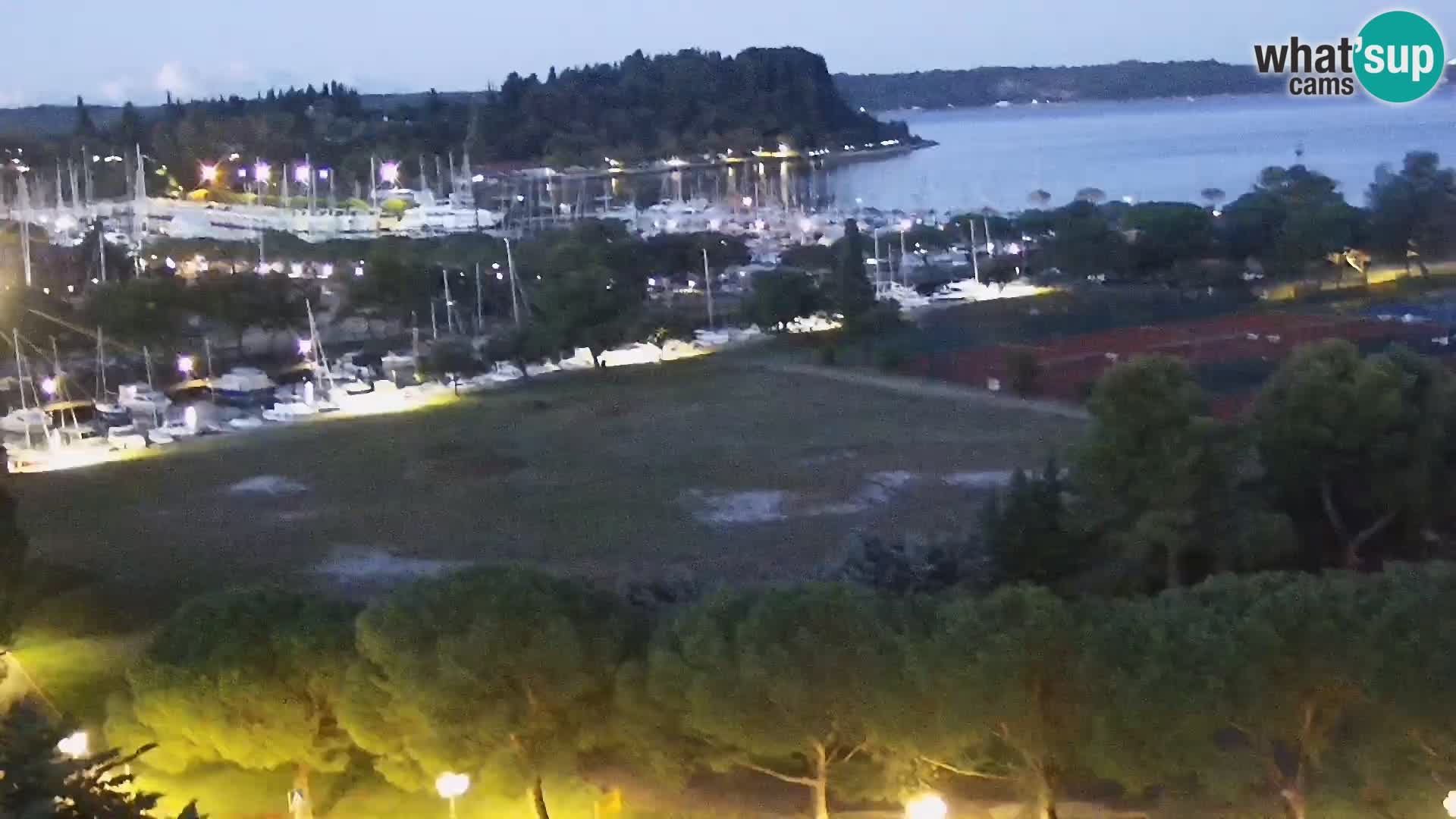 Portorož web kamera – pogled na marinu i teniške terene