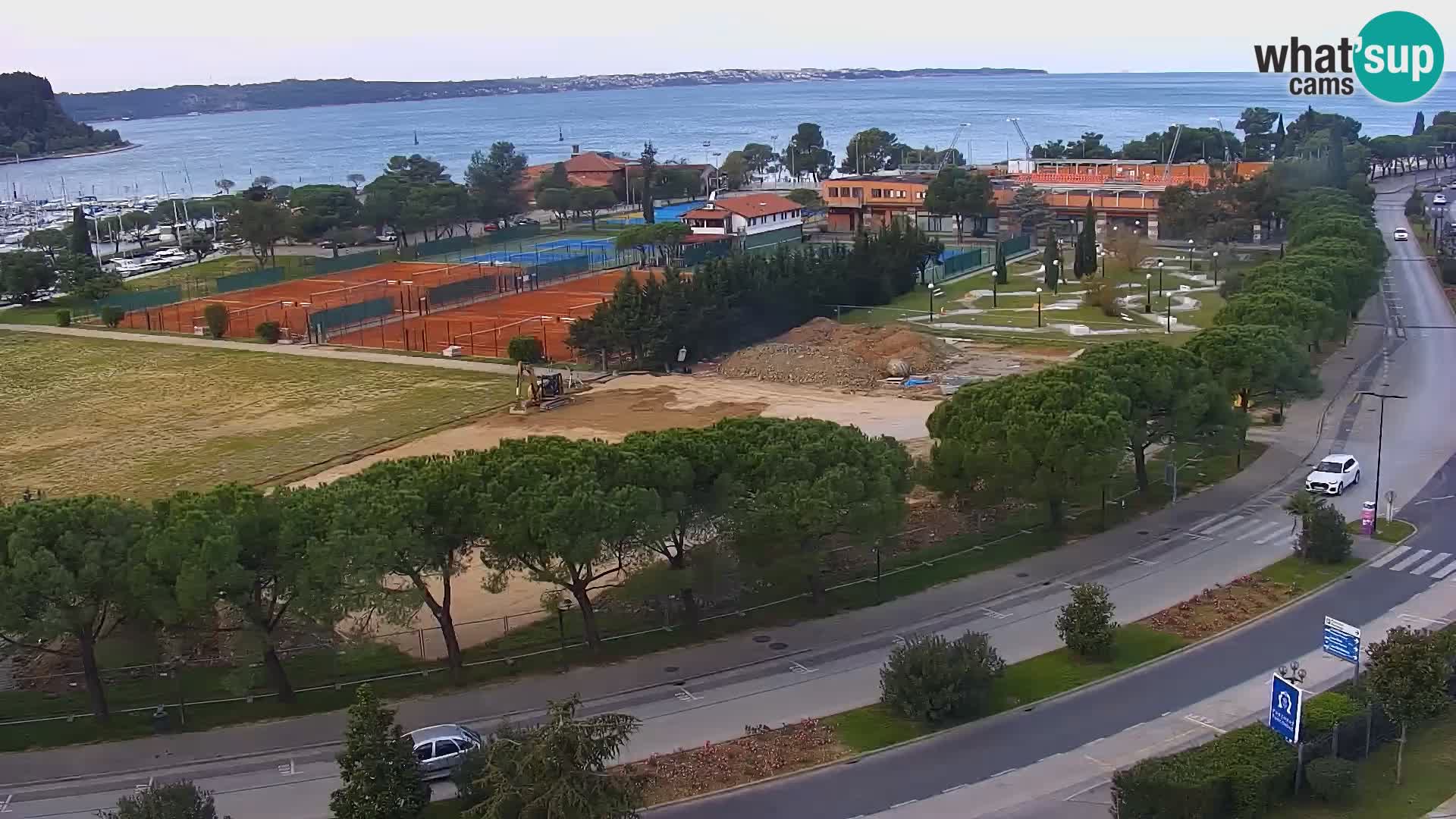 Portorož camera en vivo – vista del puerto deportivo y las canchas de tenis