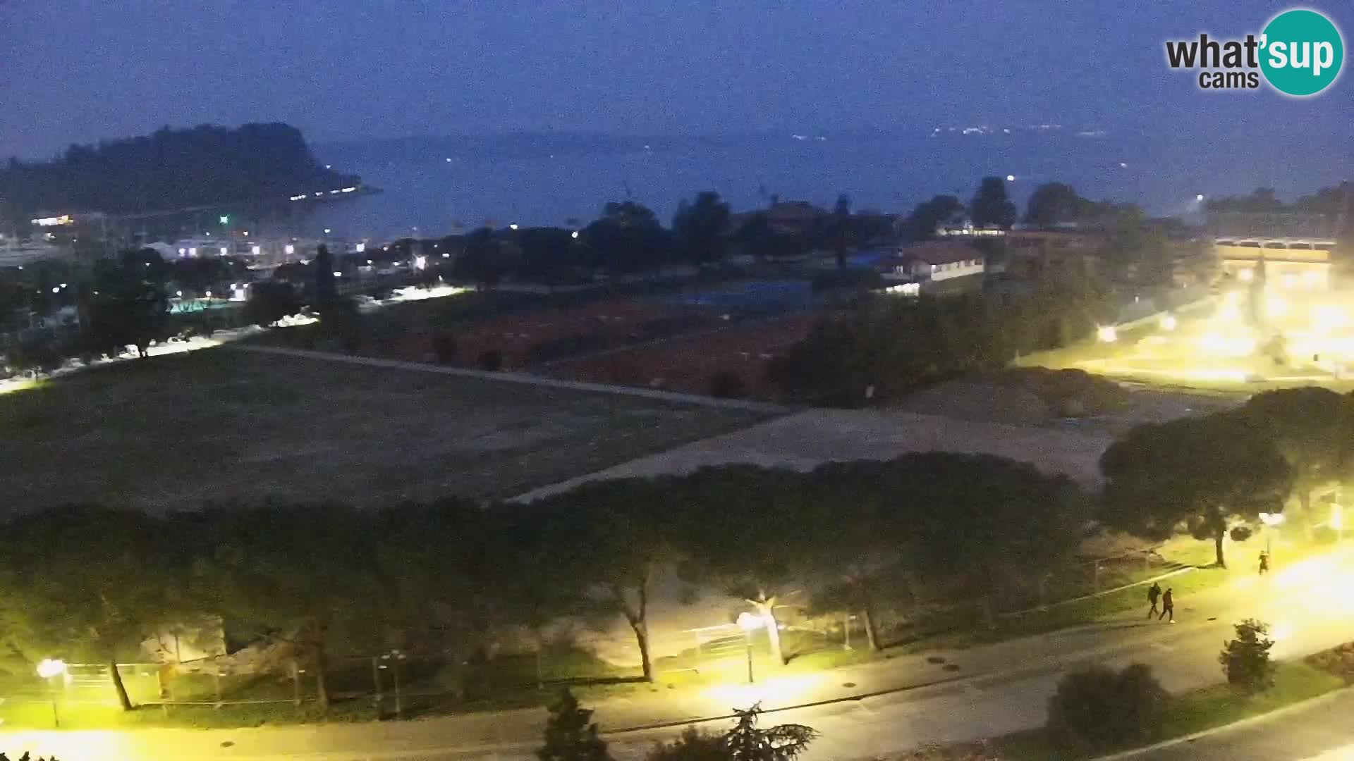 Portorož camera en vivo – vista del puerto deportivo y las canchas de tenis