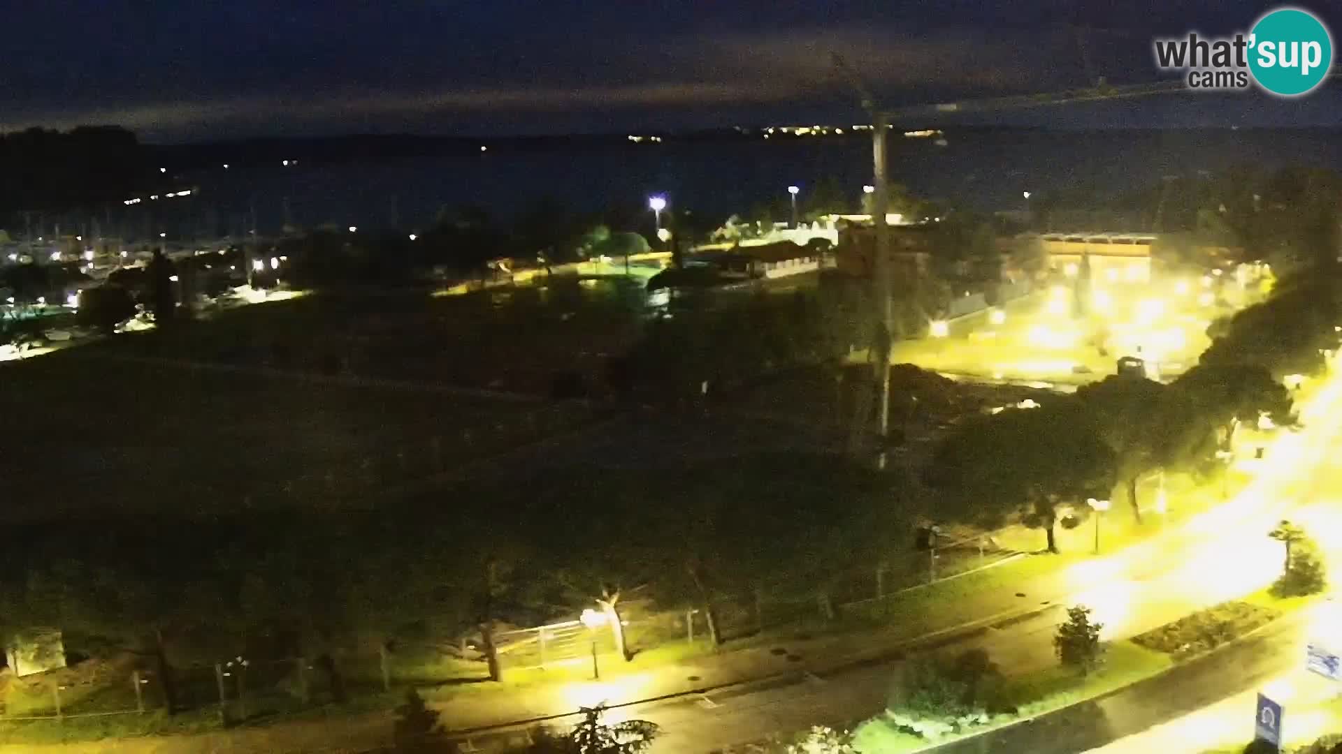 Portorož camera en vivo – vista del puerto deportivo y las canchas de tenis