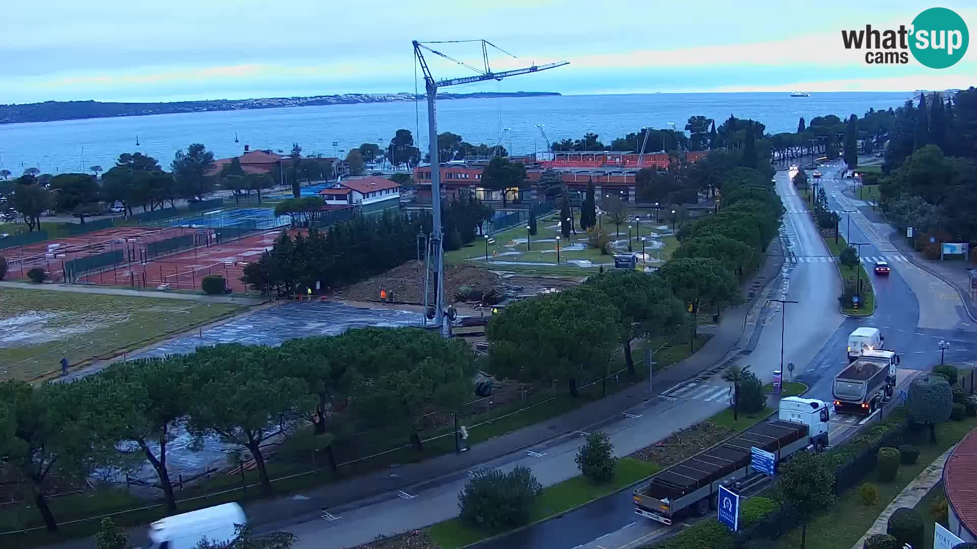 Portorož camera en vivo – vista del puerto deportivo y las canchas de tenis