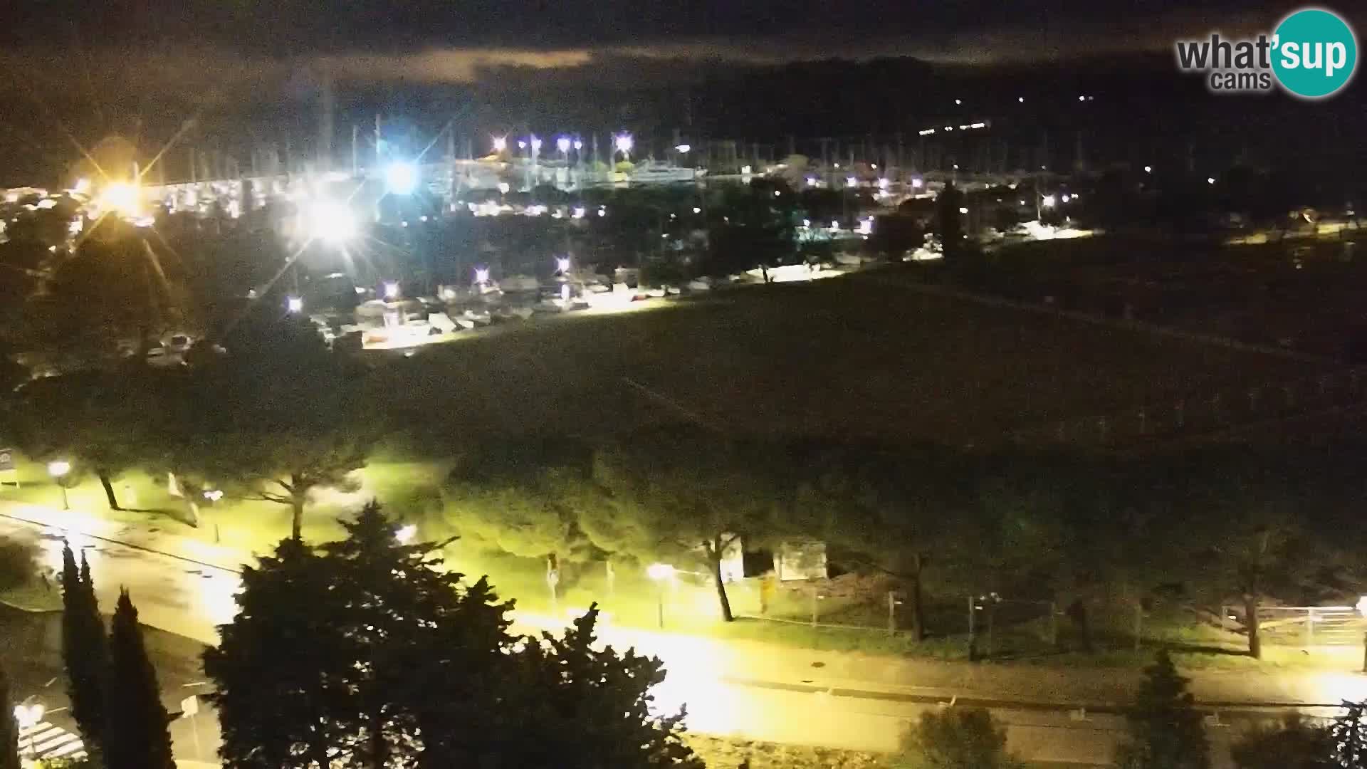 Portorož camera en vivo – vista del puerto deportivo y las canchas de tenis