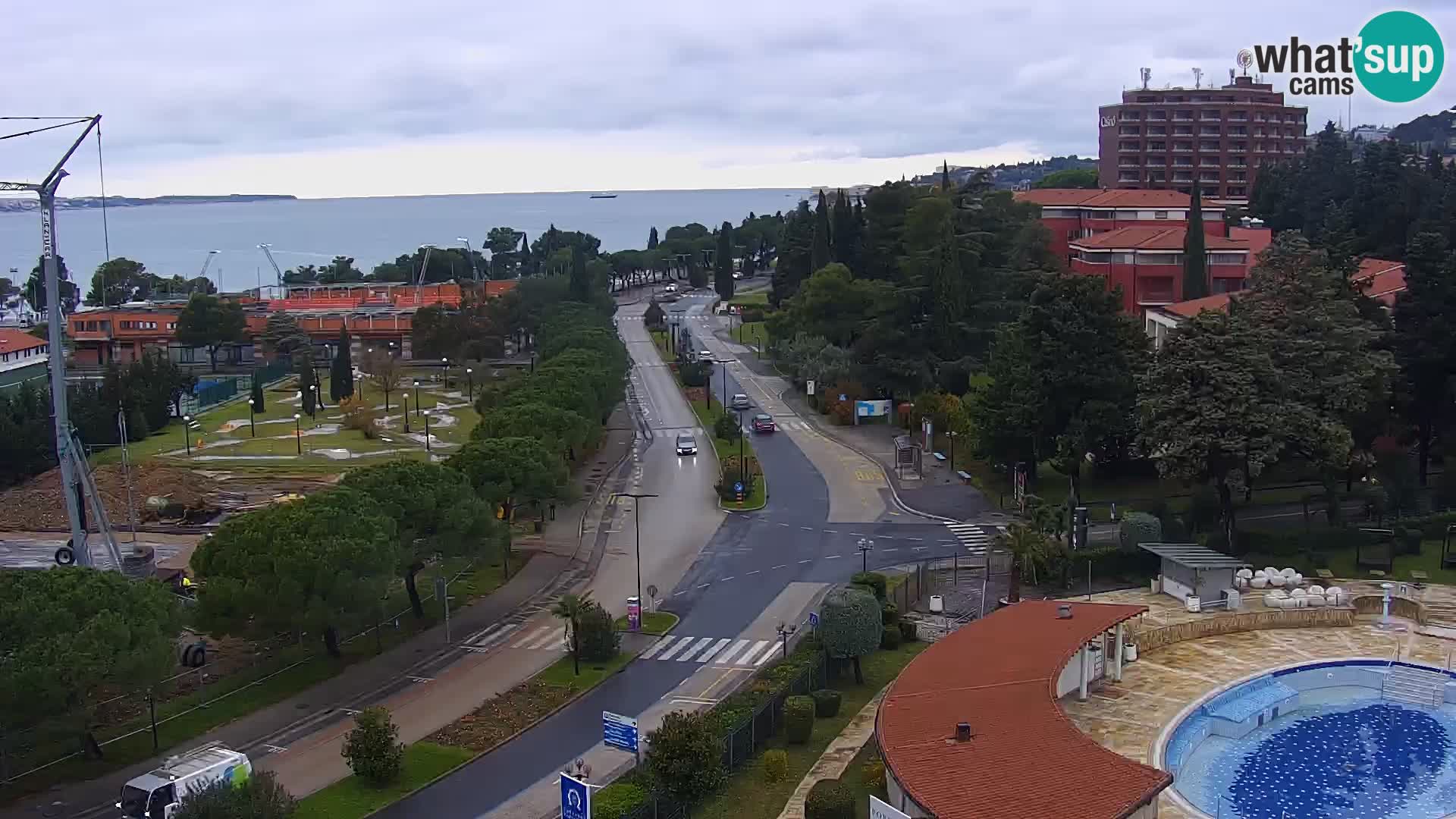 Portorož camera en vivo – vista del puerto deportivo y las canchas de tenis