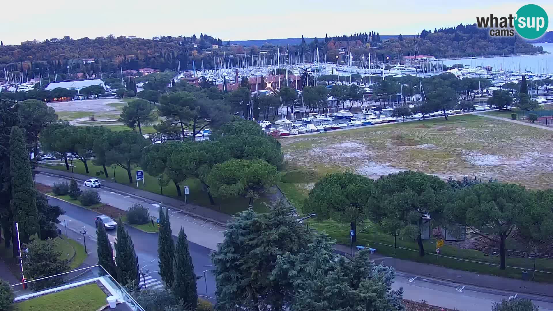 Portorož spletna kamera – pogled na marino in teniška igrišča