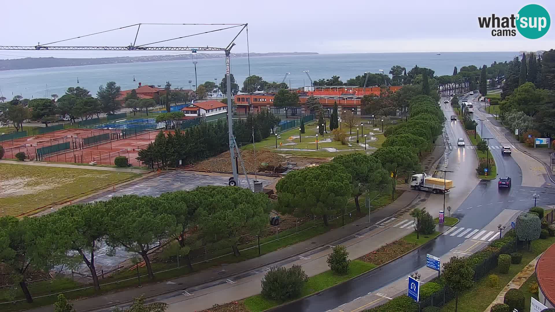 Portorož camera en vivo – vista del puerto deportivo y las canchas de tenis