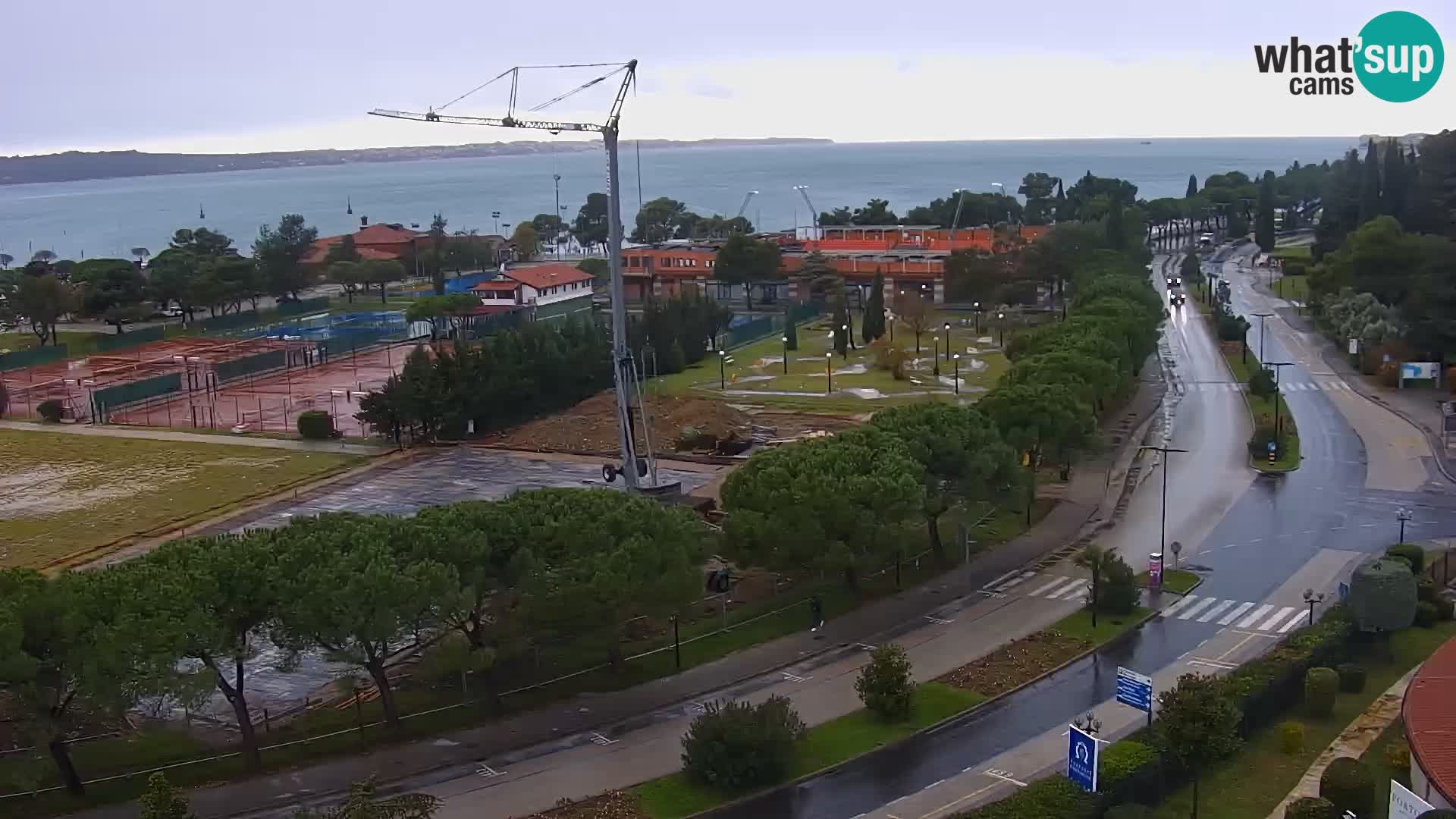 Portorož camera en vivo – vista del puerto deportivo y las canchas de tenis