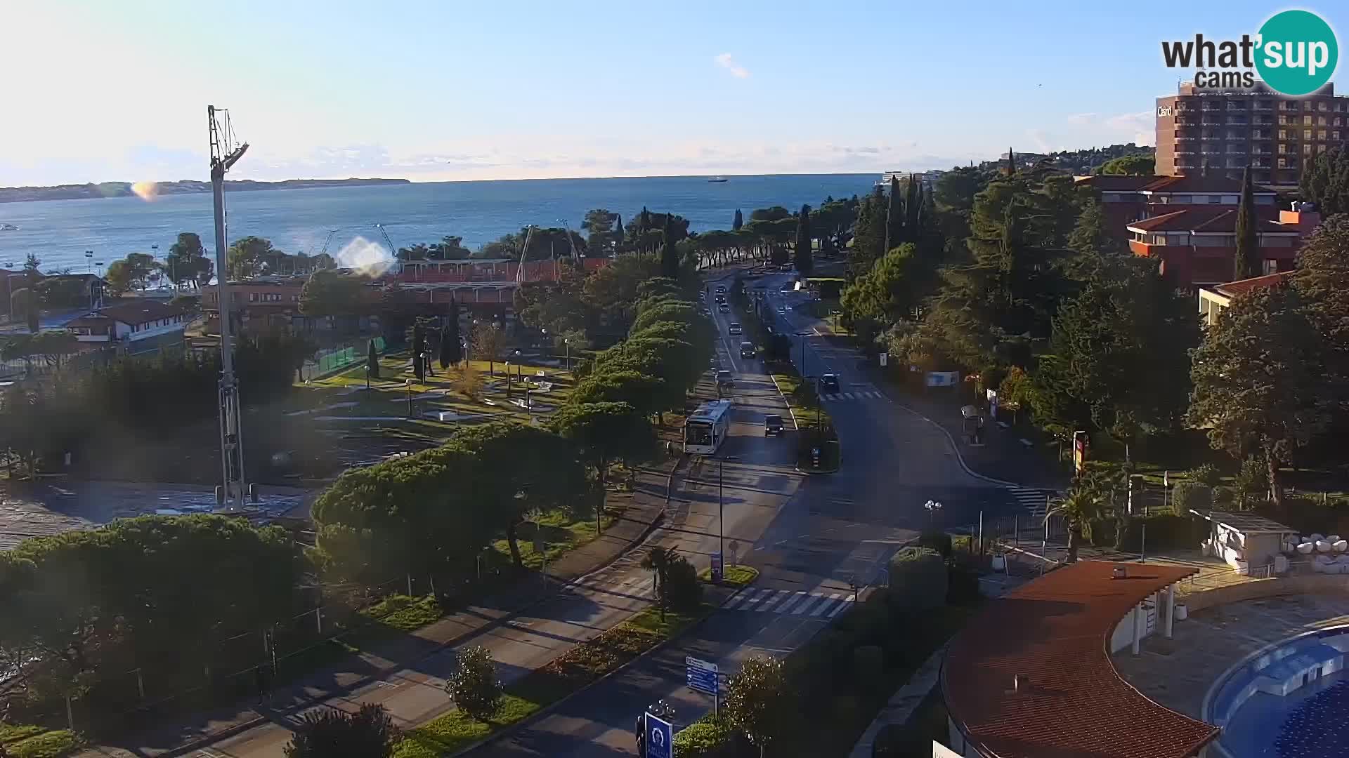 Portorož camera en vivo – vista del puerto deportivo y las canchas de tenis