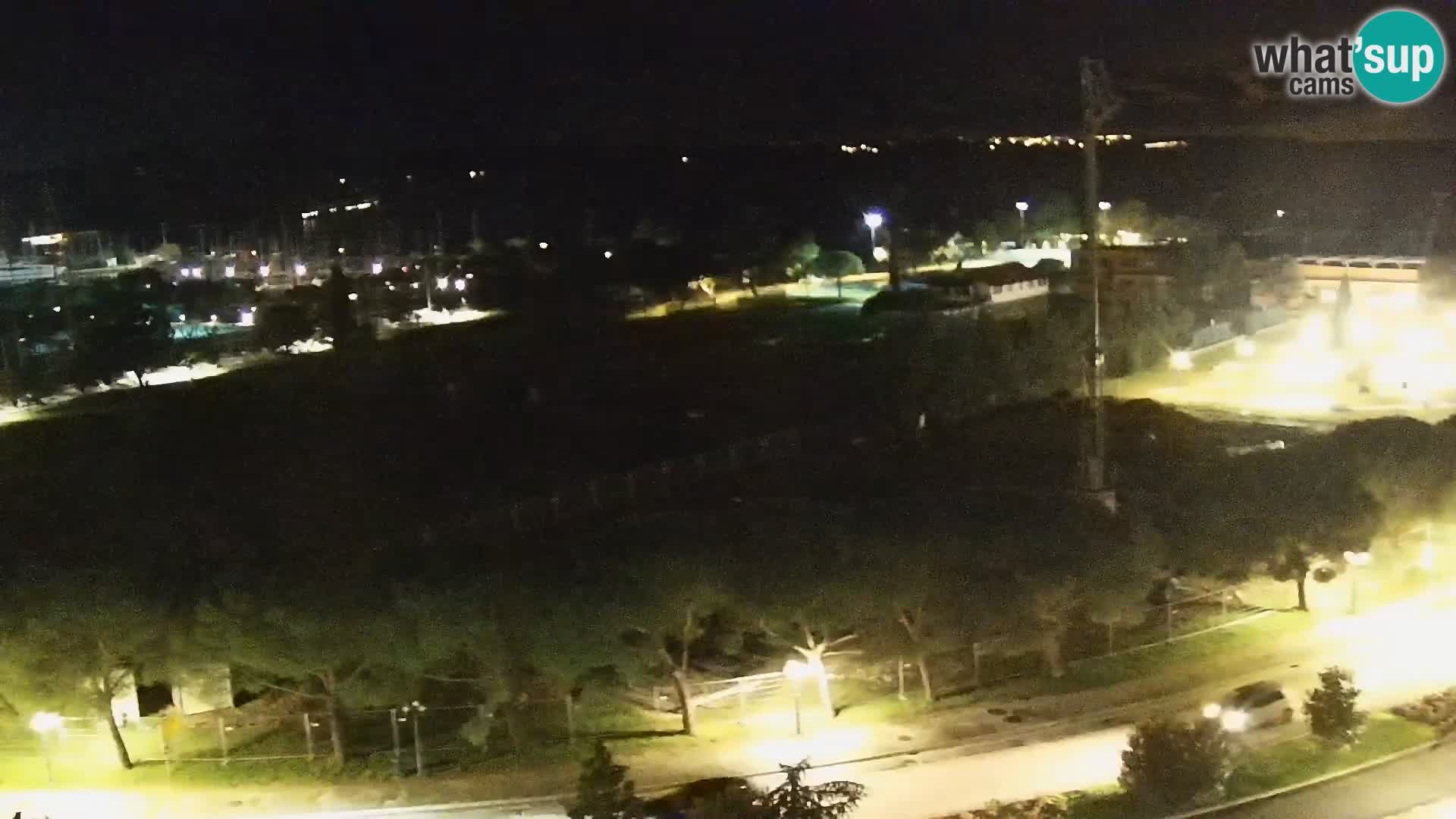 Portorož camera en vivo – vista del puerto deportivo y las canchas de tenis