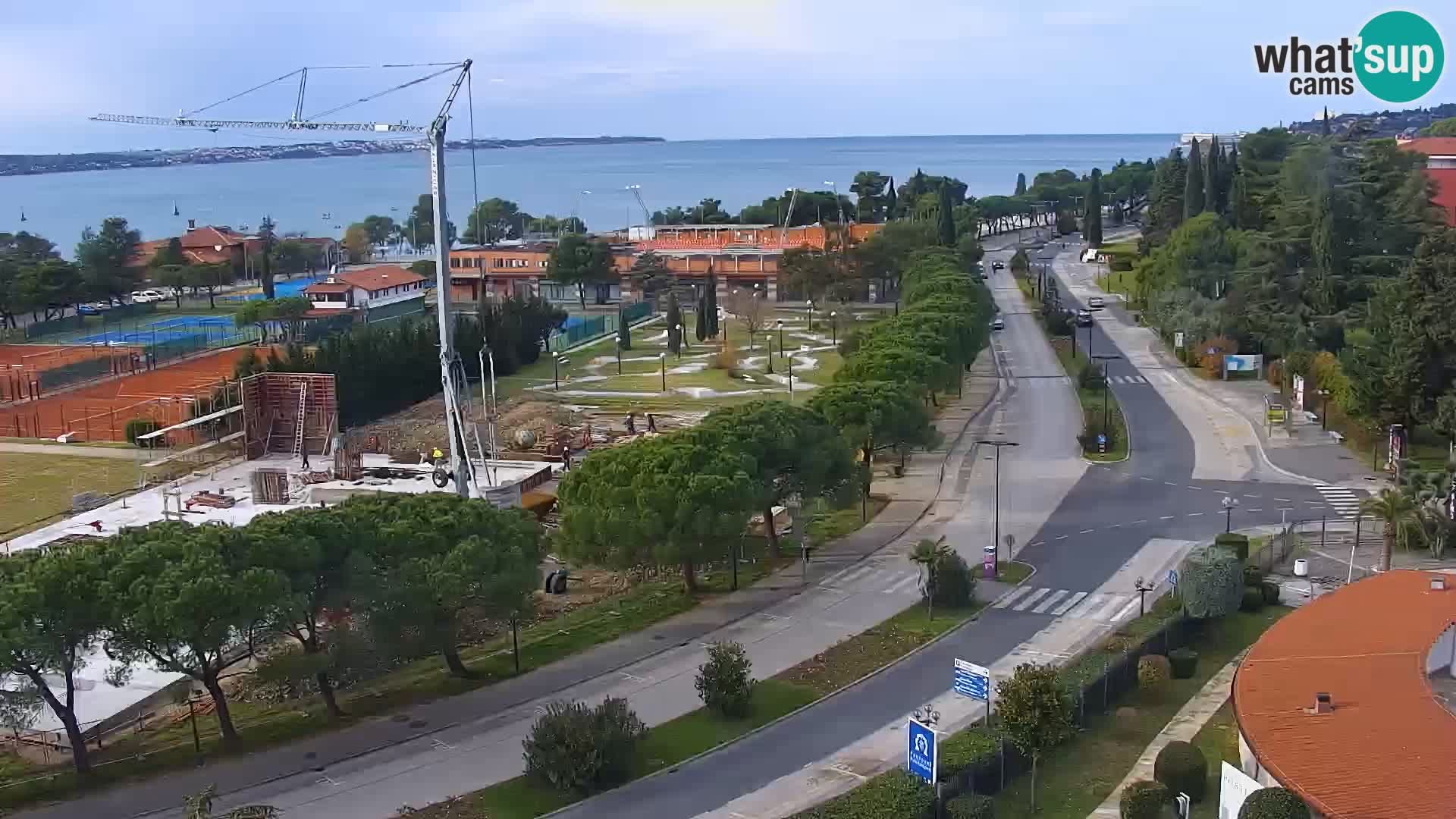 Portorož camera en vivo – vista del puerto deportivo y las canchas de tenis