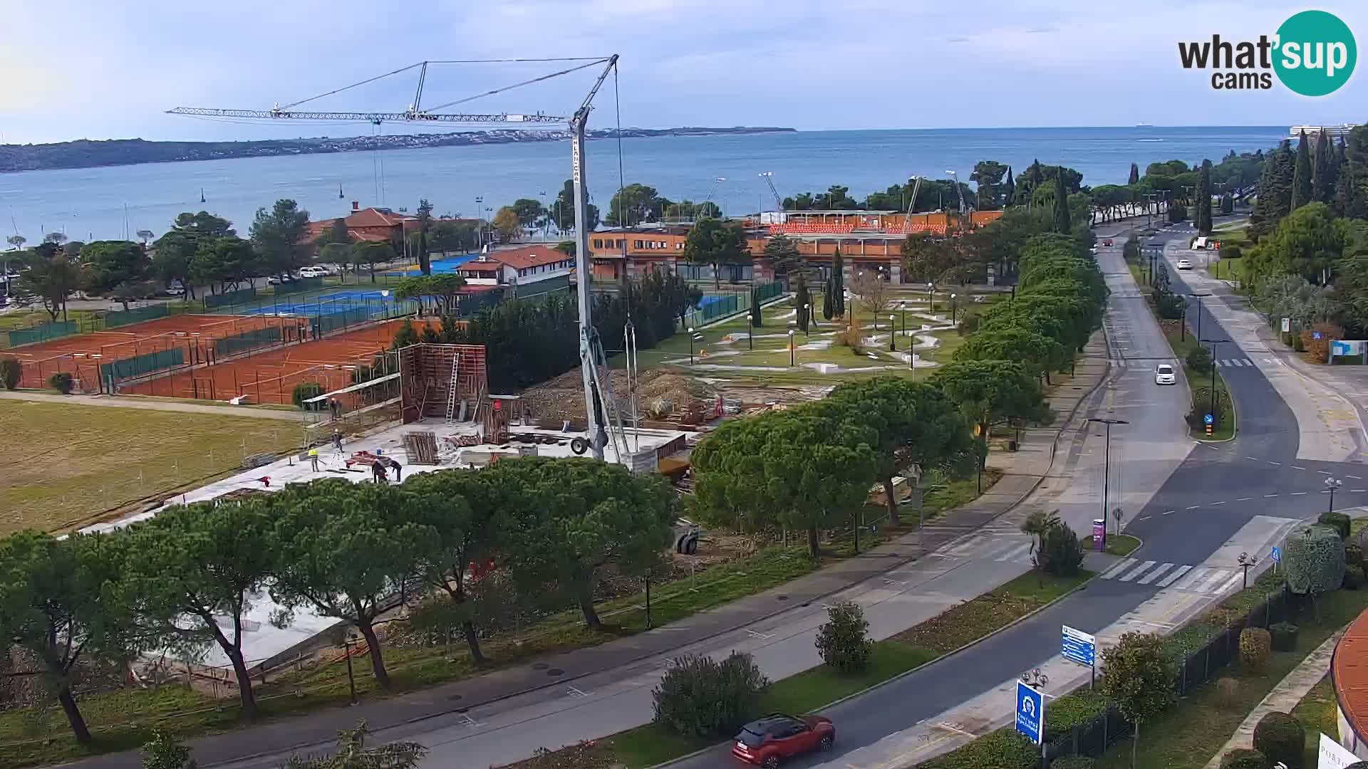 Portorož camera en vivo – vista del puerto deportivo y las canchas de tenis