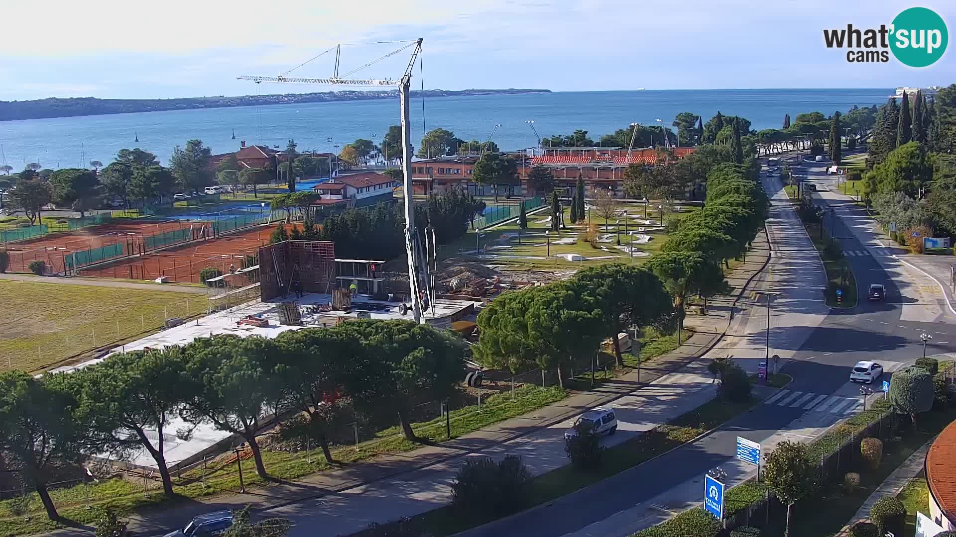 Portorož camera en vivo – vista del puerto deportivo y las canchas de tenis