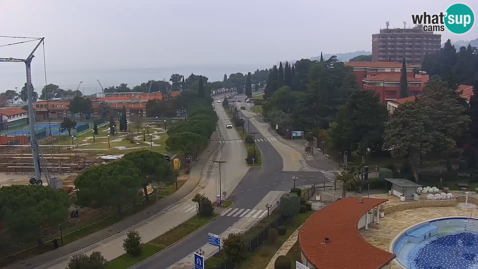 Portorož camera en vivo – vista del puerto deportivo y las canchas de tenis