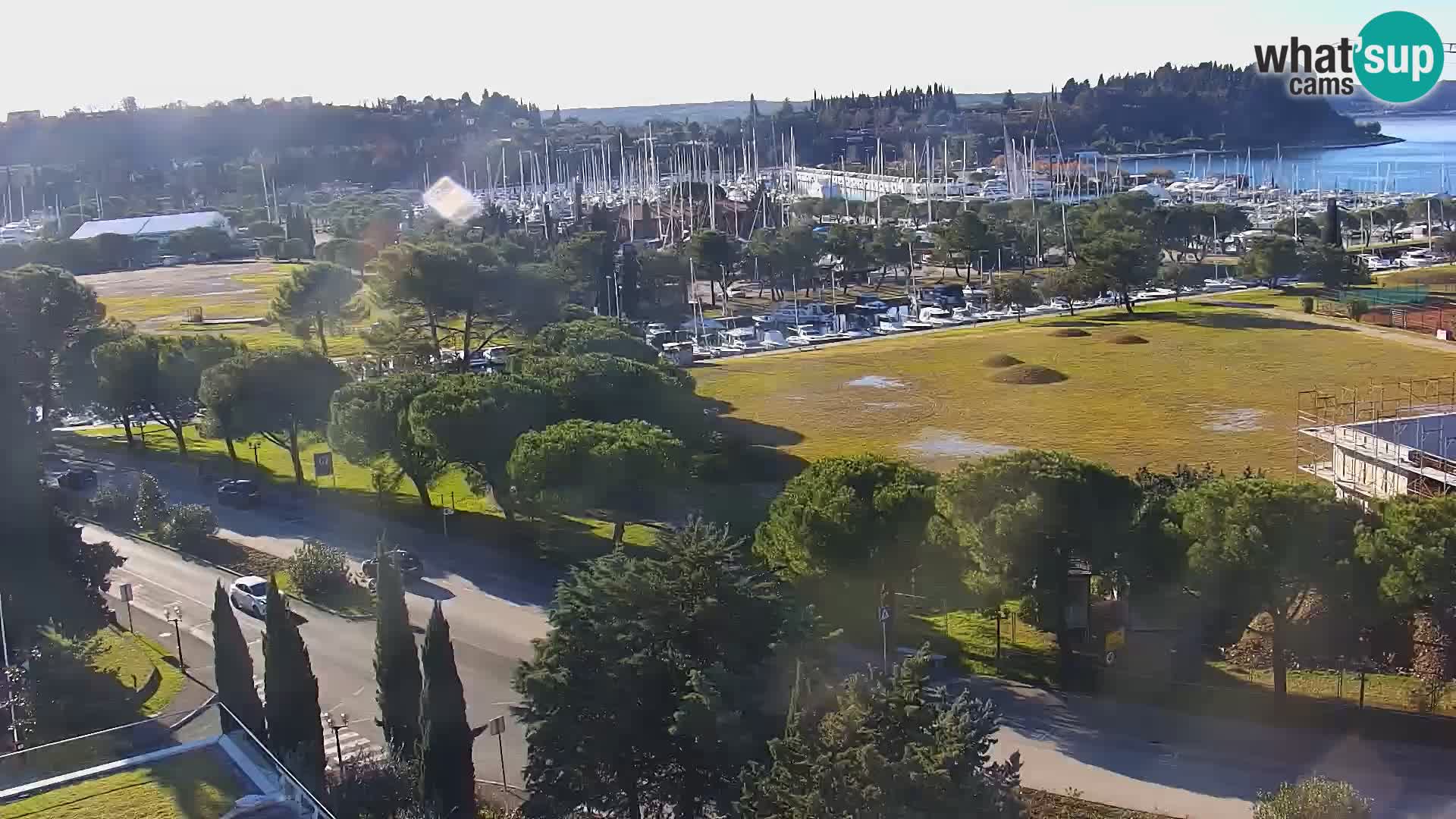 Portorož Live Webcam – vue sur la marina et les courts de tennis