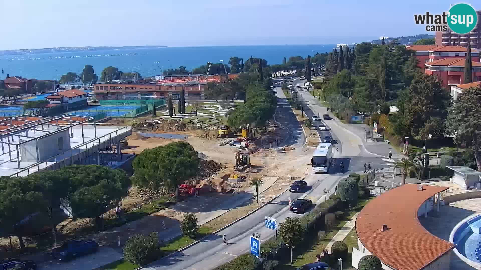 Portorož camera en vivo – vista del puerto deportivo y las canchas de tenis