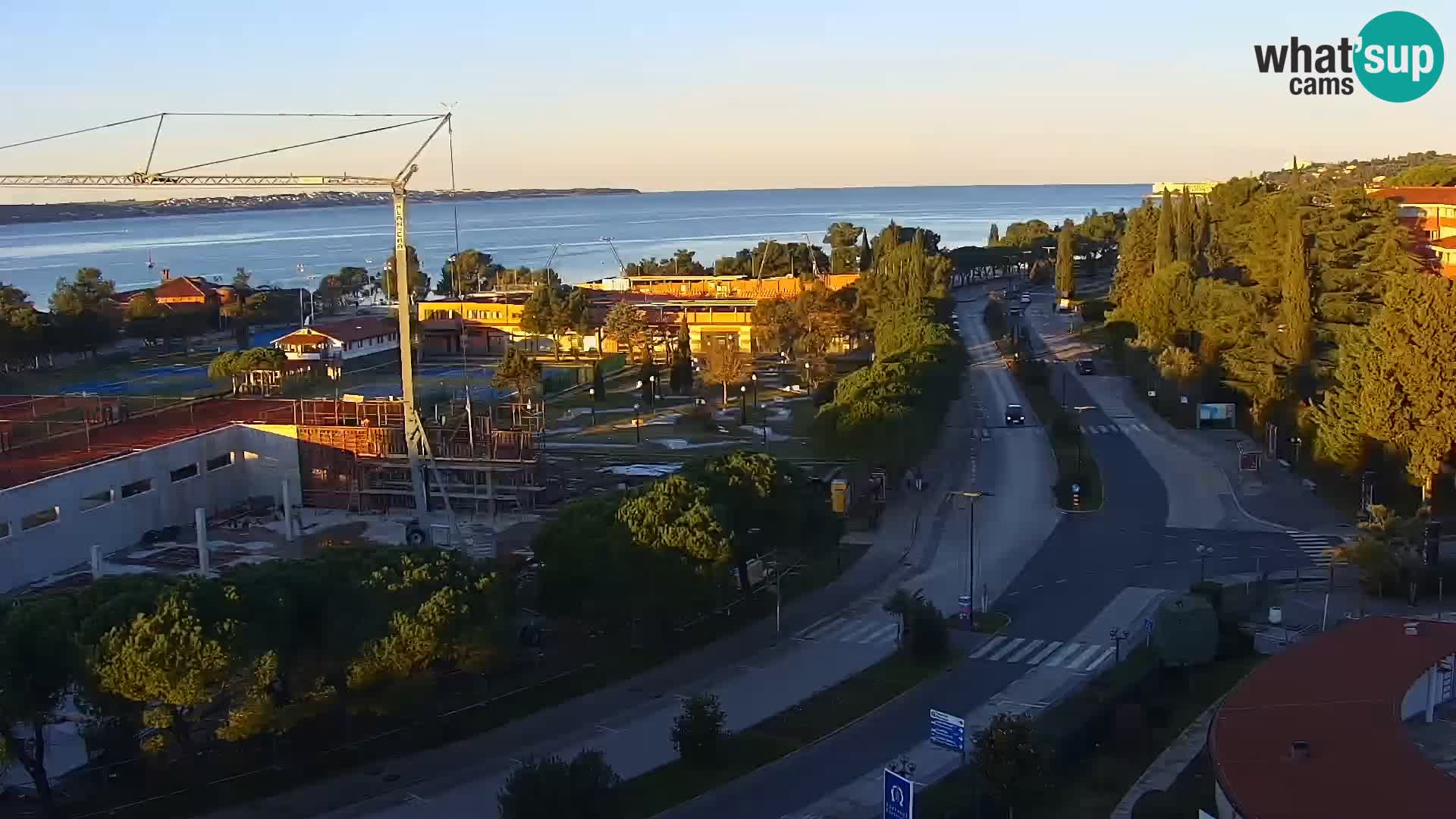 Portorož camera en vivo – vista del puerto deportivo y las canchas de tenis