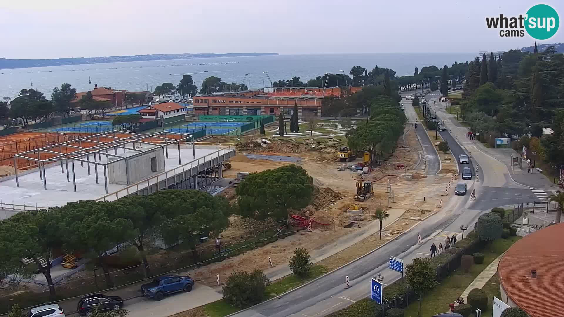 Portorož camera en vivo – vista del puerto deportivo y las canchas de tenis