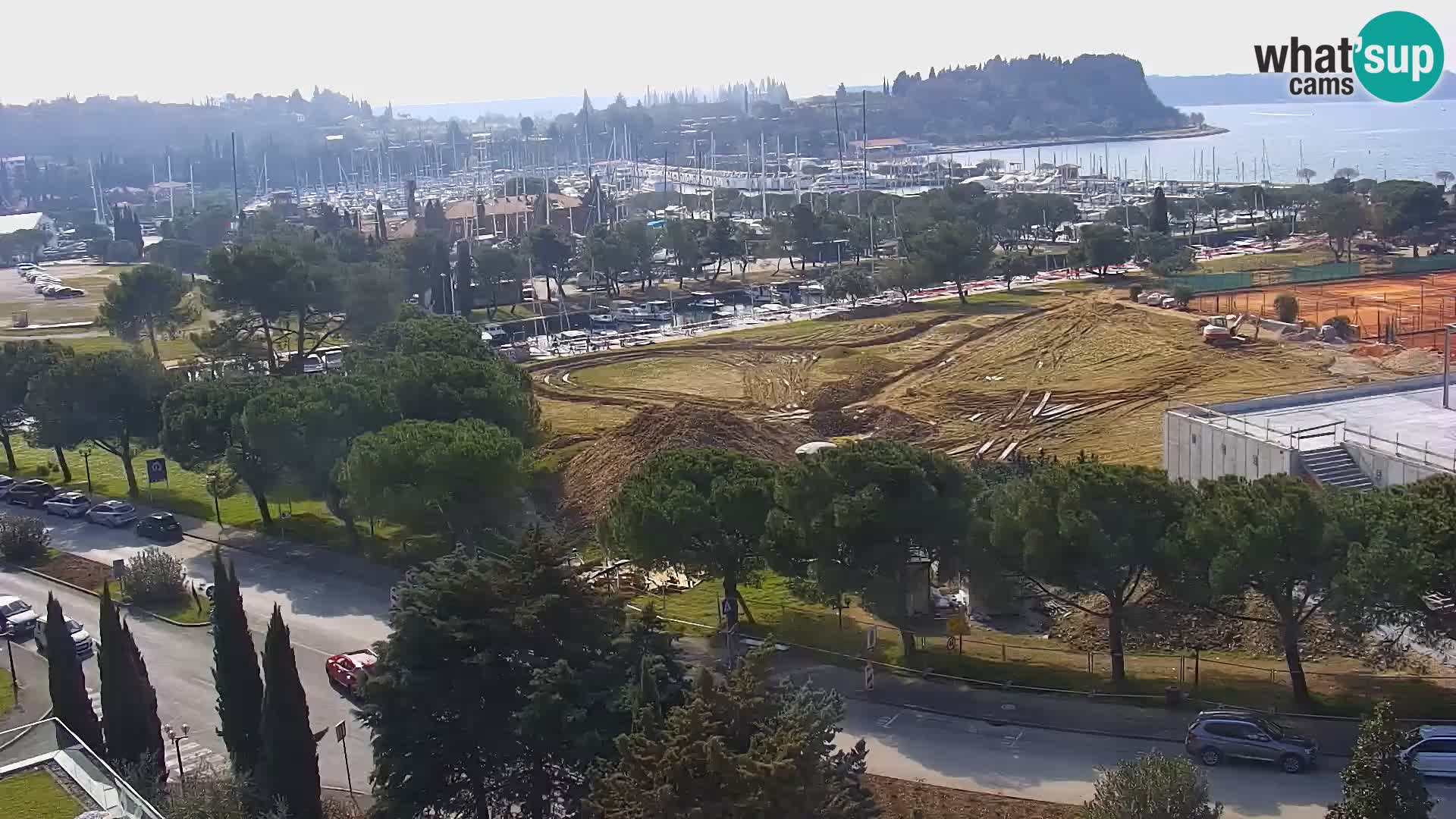 Portorož Live Webcam – vue sur la marina et les courts de tennis