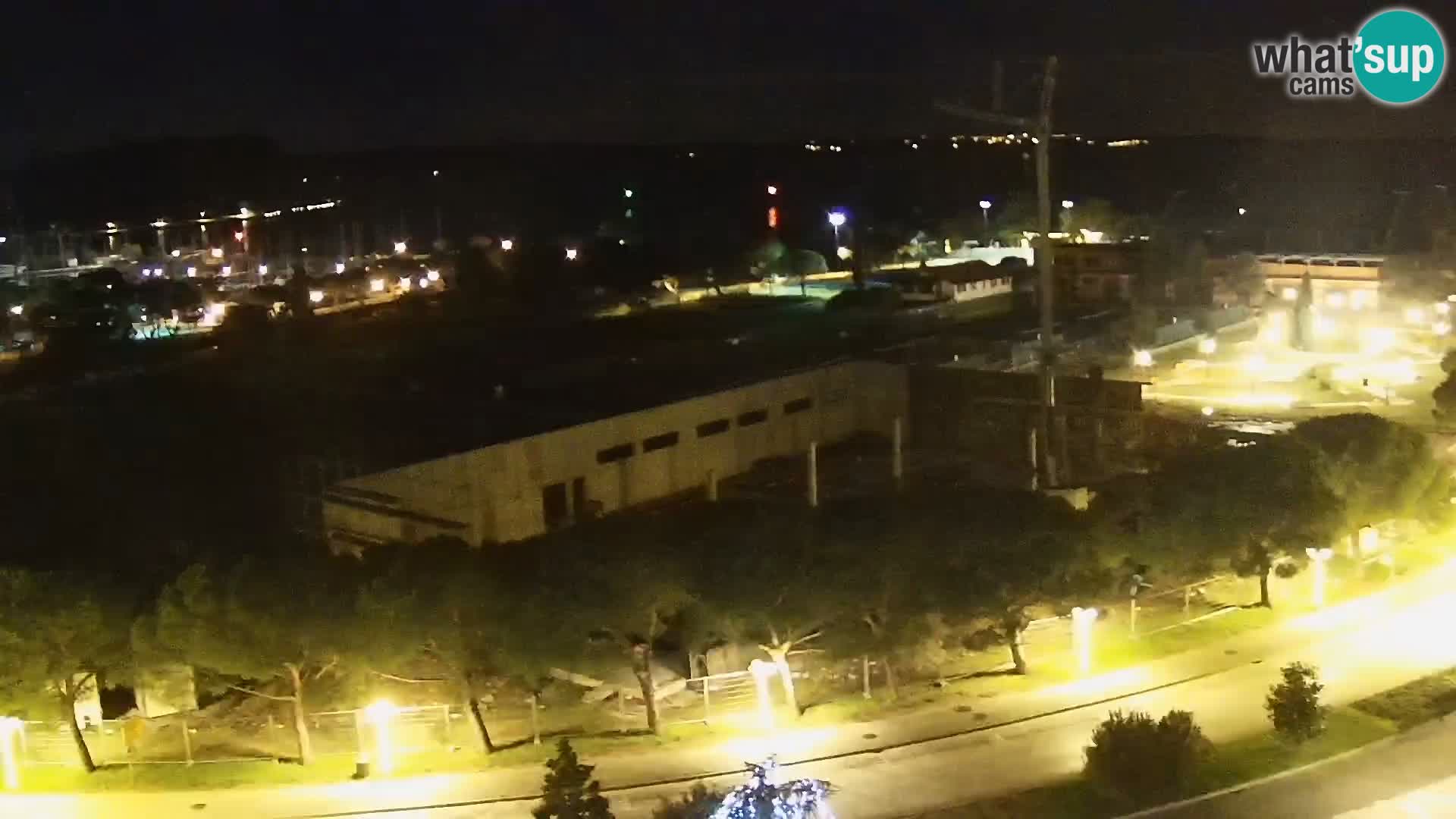 Portorož camera en vivo – vista del puerto deportivo y las canchas de tenis