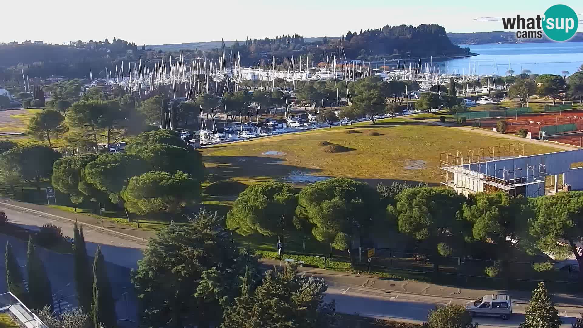 Portorož Live Webcam – vue sur la marina et les courts de tennis